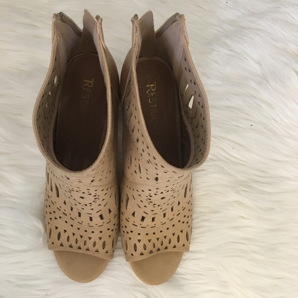 Restricted footwear open toe booties sz 9 - Picture 2 of 5